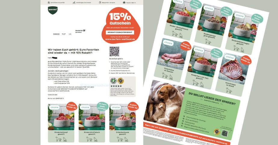 Die Vorder- und Rückseite eines Werbebriefs für Tiernahrung. Ein großes oranges Feld rechts oben enthält einen Gutscheinwert und einen Gutscheincode. Daneben enthält das Print-Mailing Abbildungen verschiedener Tierfutter-Angebote. Auf der zweiten Seite sind unten ein Hund und eine Katze abgebildet, die sich aneinander kuscheln. Daneben steht ein Text zum Komplett-Angebot von BARFER'S.