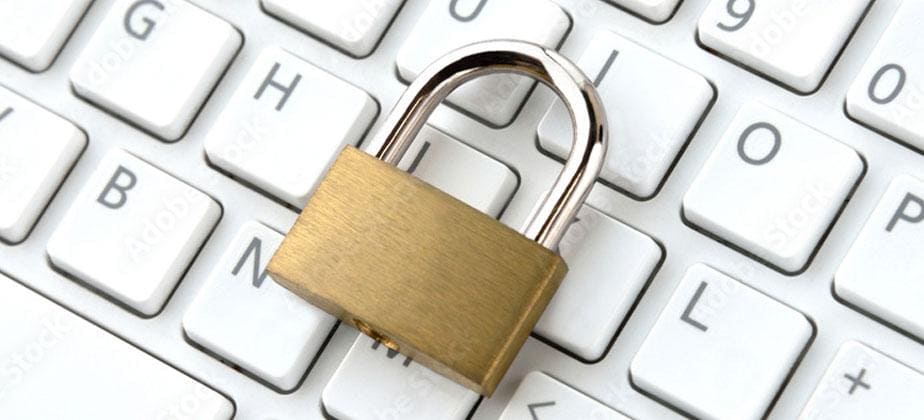 Höchste Prozesssicherheit und Top-Datenschutz Sicherheitsschloss auf einer Tastertur