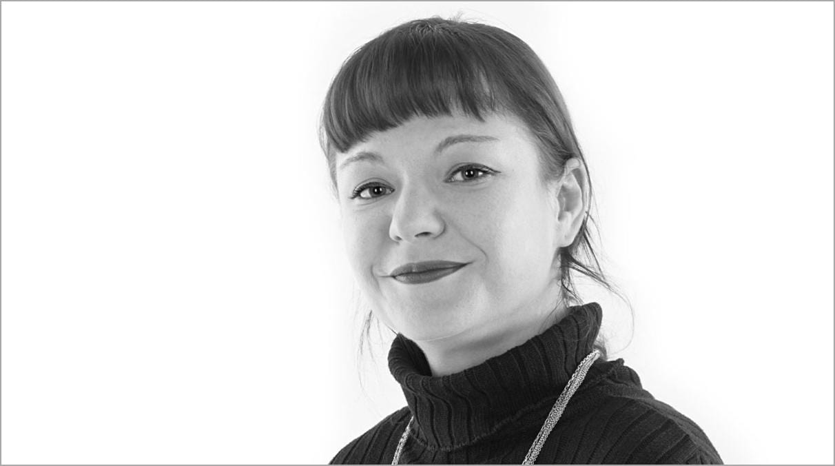 Das Bild zeigt Anna Kratzer, Communiaction Manager bei dem Online-Möbel-Shop DELIFE.de