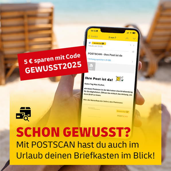 Smartphone mit geöffneter POSTSCAN-App in einer Urlaubsszene, daneben Text: „Schon gewusst? Mit POSTSCAN hast du auch im Urlaub deinen Briefkasten im Blick!“